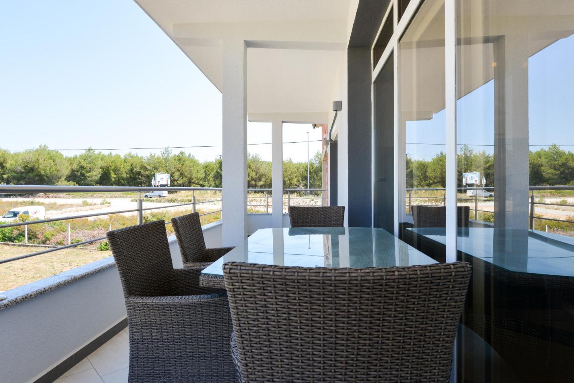 Apartmani Martin Mit Beheiztem Pool With Heated Pool ビビニェ エクステリア 写真